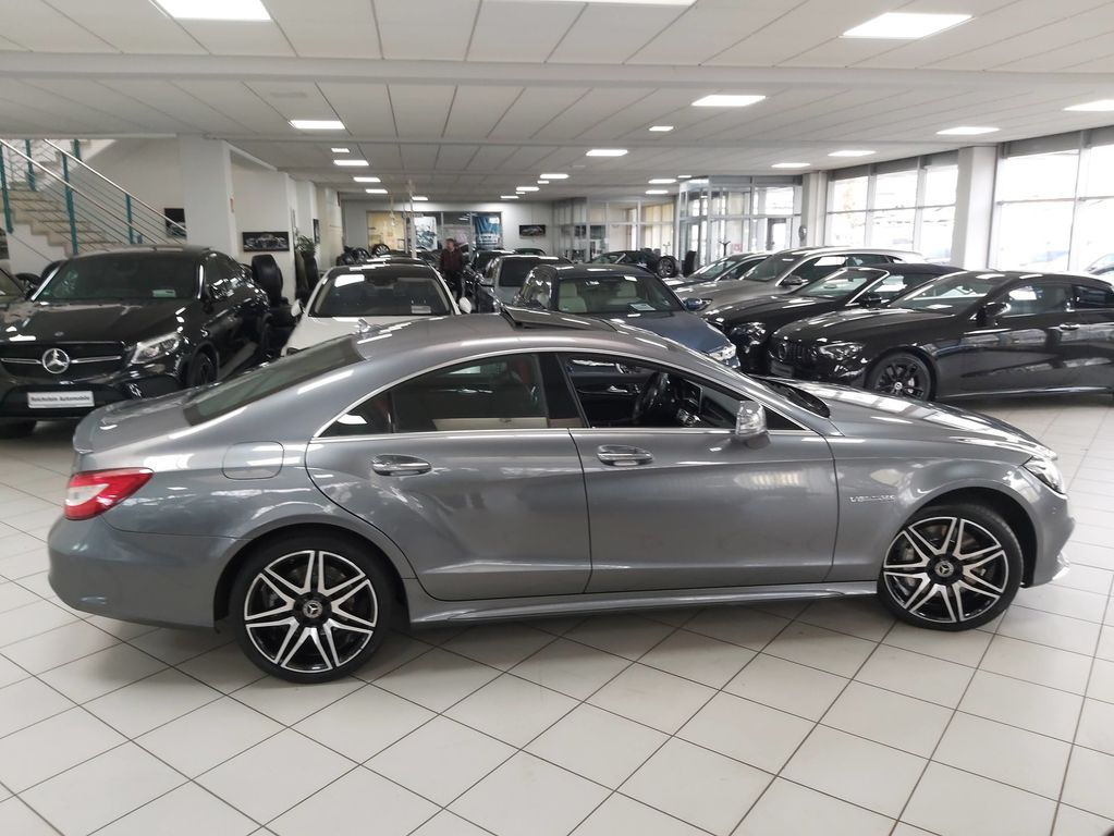 Mercedes-Benz CLS 500 Coupe 4M AMG MEMORY AIRM DISTR 116 T NP