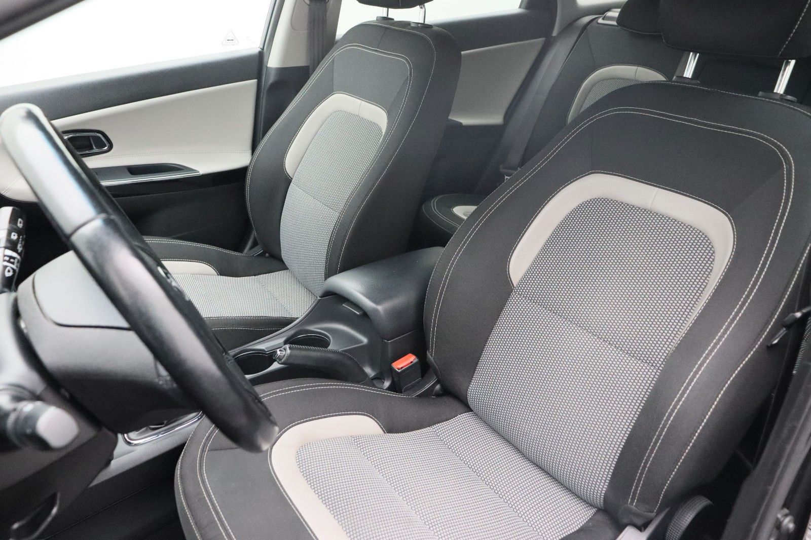 Fahrzeugabbildung Kia cee'd 1.6 Sportswagon