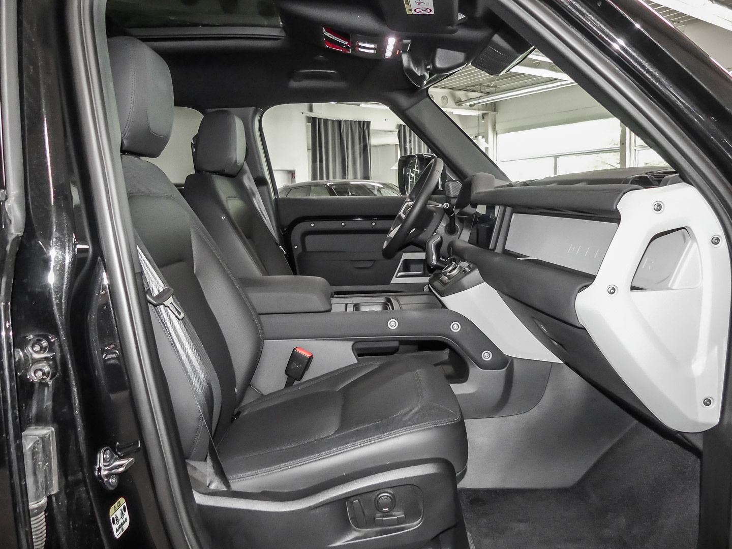 Land Rover Defender 110 X-Dynamic SE P400 Luftfederung AD N imagem 3