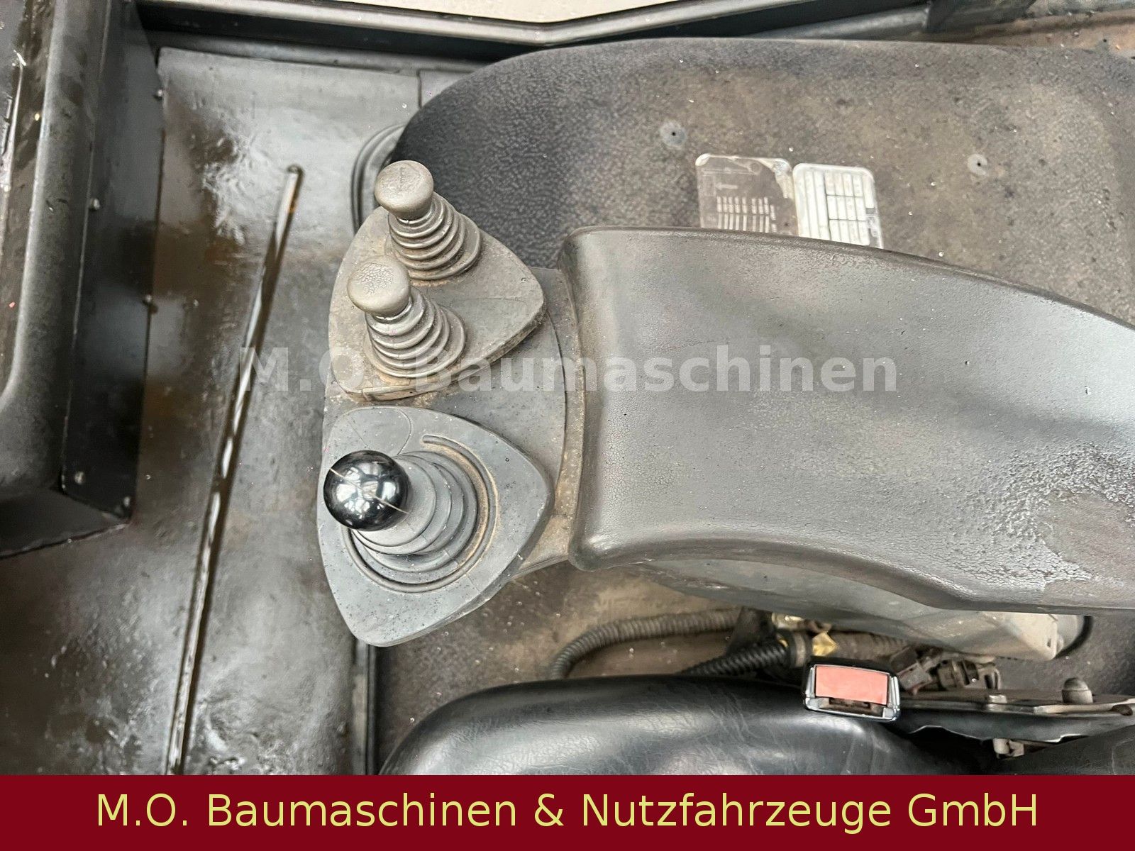 Fahrzeugabbildung Linde H 60 D -01  / Duplex / 6T /4,50 m /