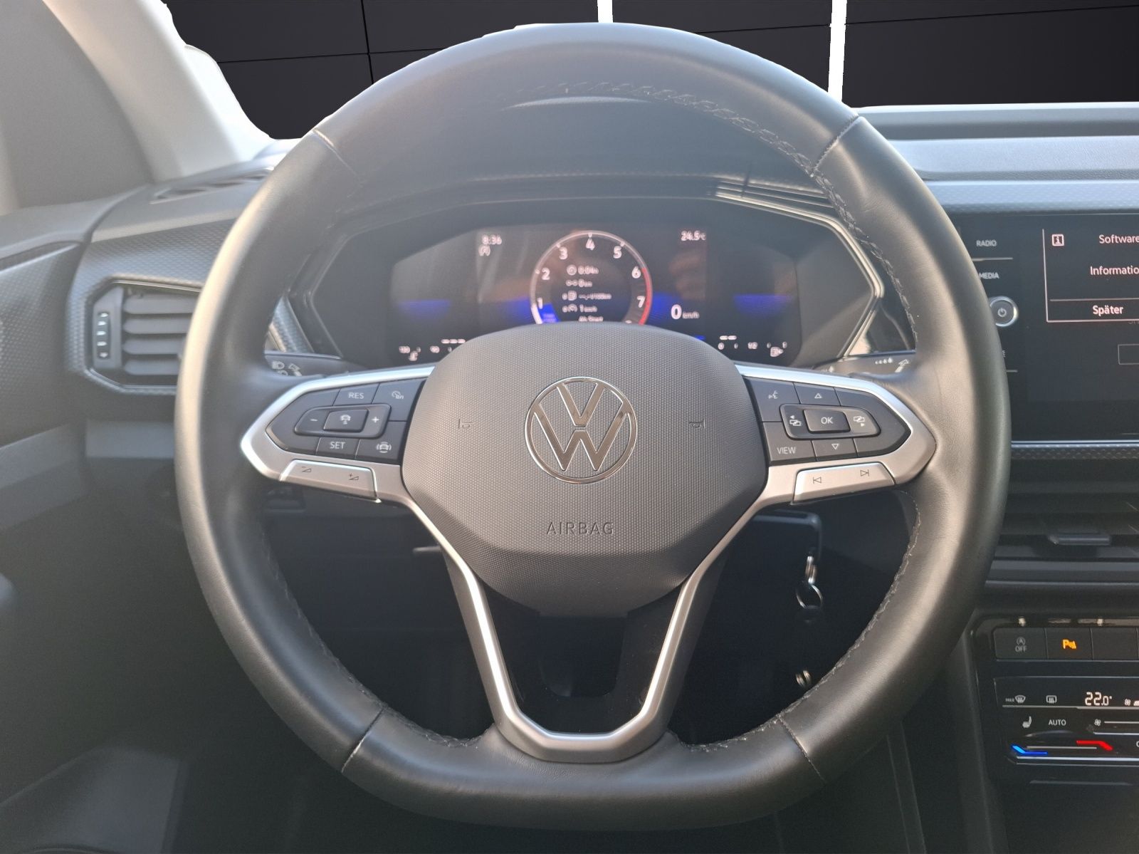 Fahrzeugabbildung Volkswagen T-Cross TSI Life AHK AID Climatronic ACC RFK SH