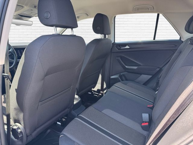 Fahrzeugabbildung Volkswagen T-Roc Style 1.5 TSI 150 PS DSG AHK SHZG LANE