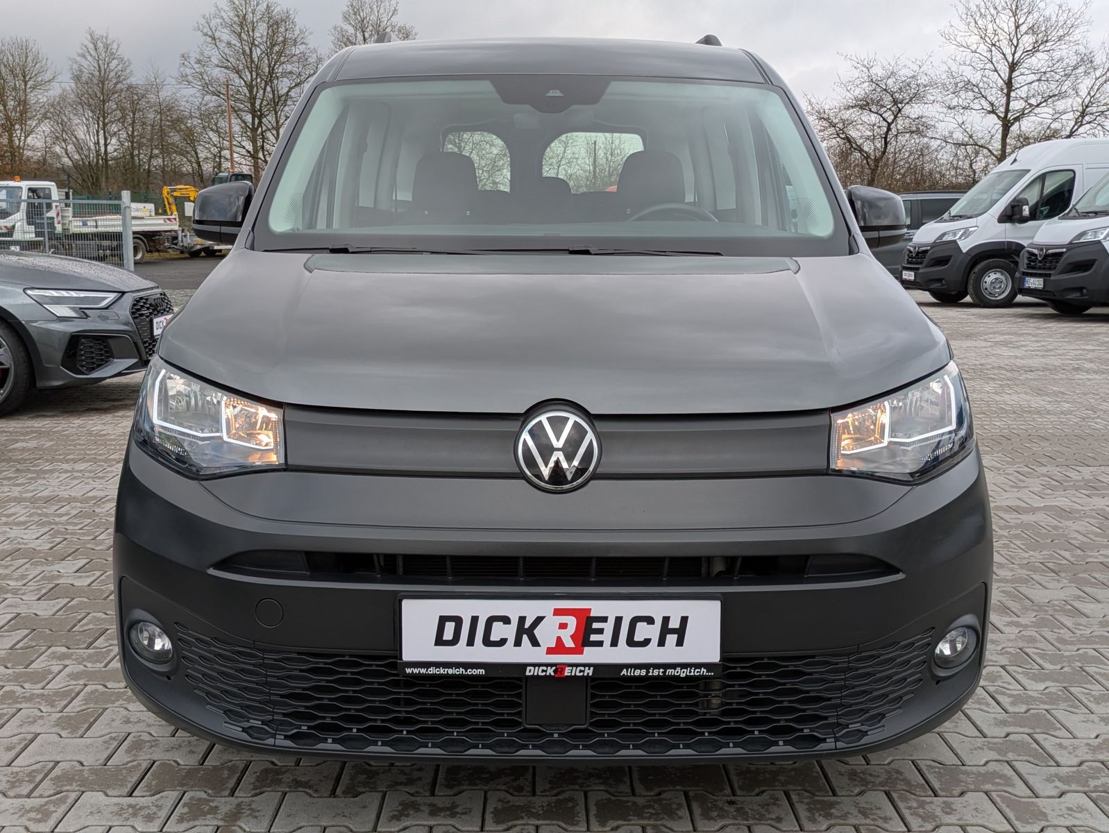Fahrzeugabbildung Volkswagen Caddy Maxi 2.0 TDI 4M 7-SITZER*AHK*APP*KAMERA