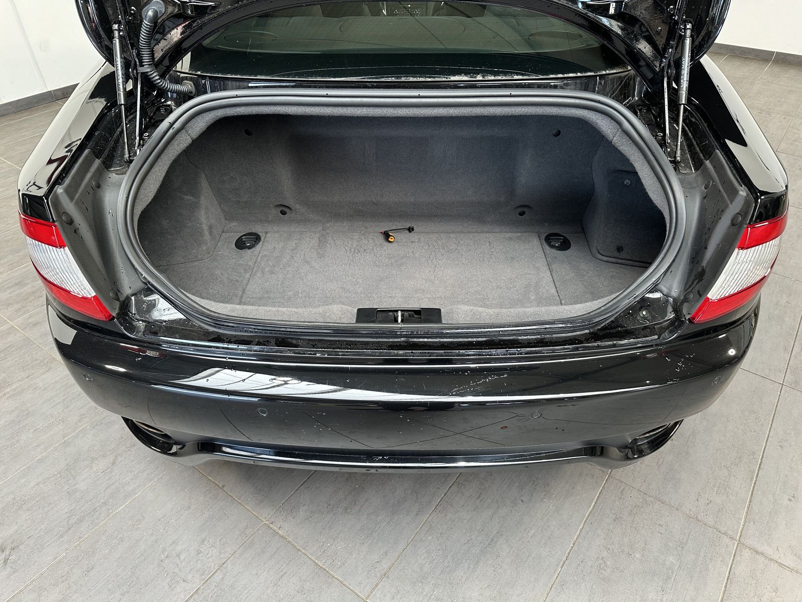 Fahrzeugabbildung Maserati GranTurismo S 4.7 V8 NAV+XEN+TEMPOMAT+2HD+20ZOLL