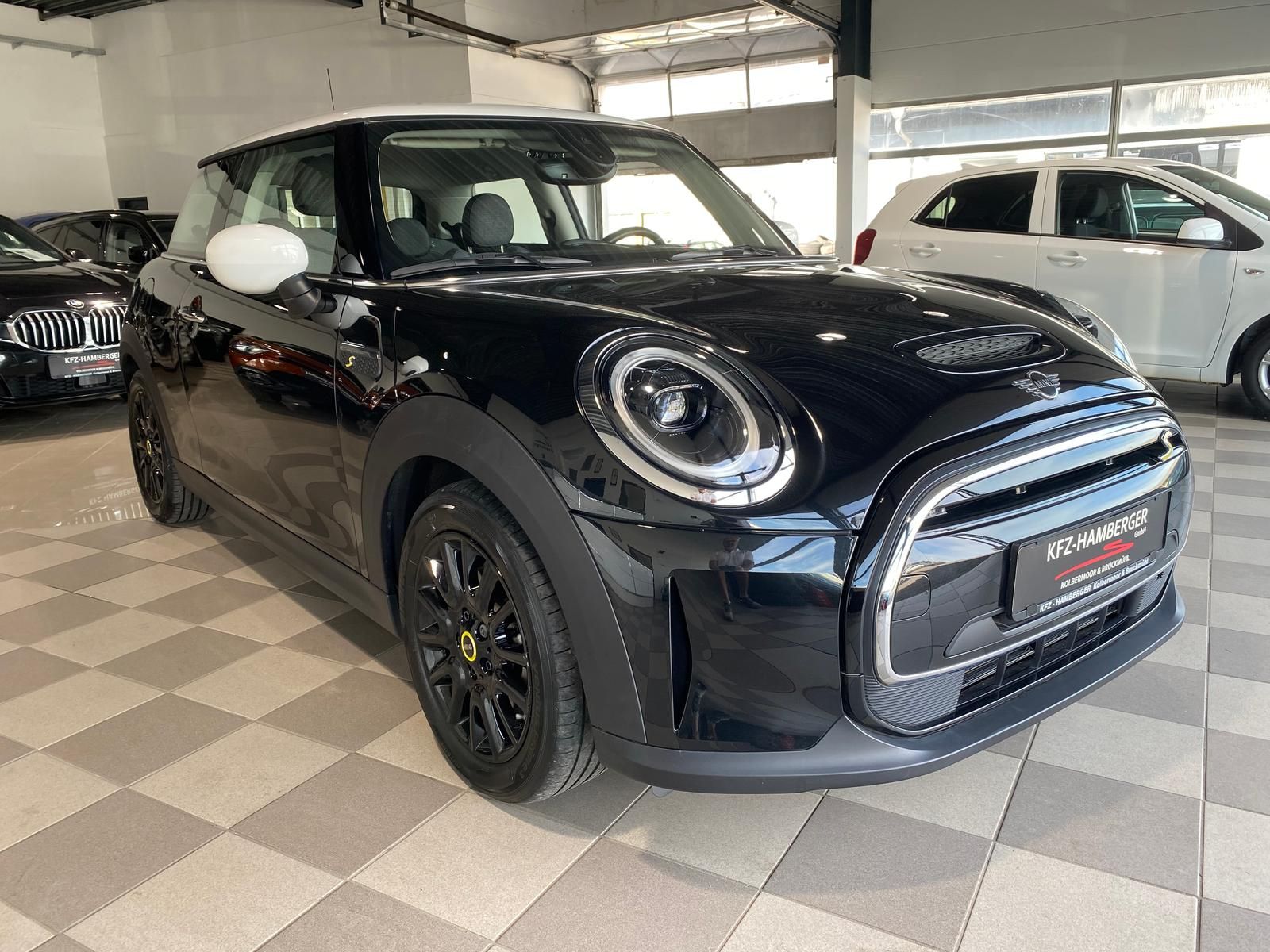 MINI COOPER SE CLASSIC TRIM 1.HD NAVI SHZ PDC LED AC imagem 3