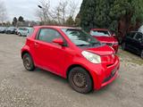 Toyota IQ iQ Basis - rote Toyota IQ