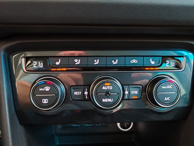 Tiguan IQ.DRIVE 1.5 TSI *ACC*AHK*Navi*Winter*Kam