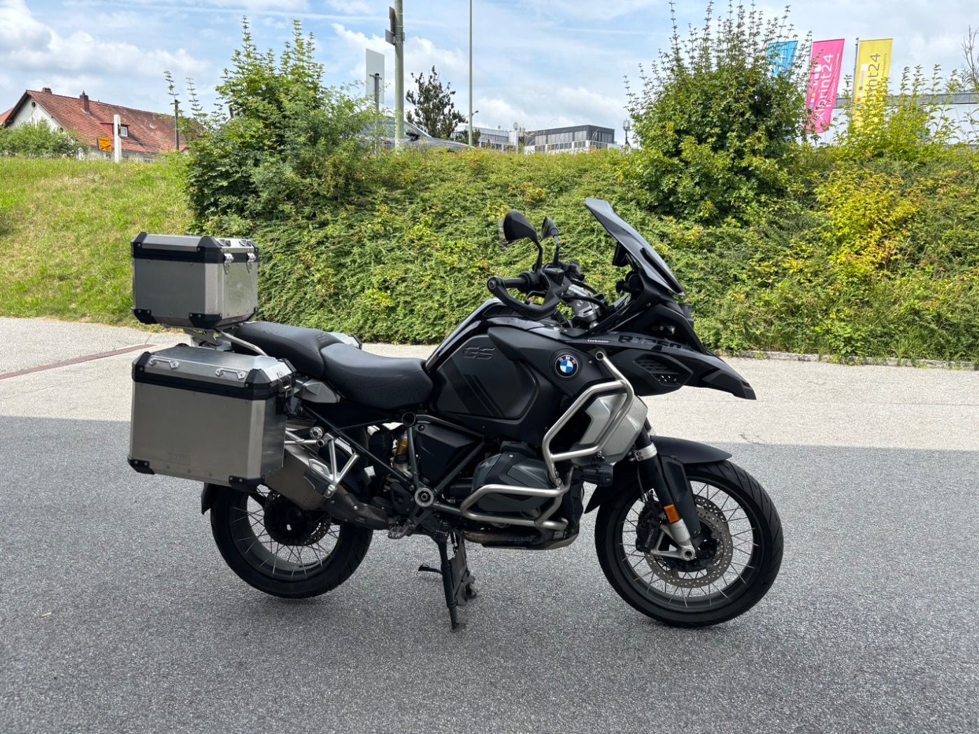 Fahrzeugabbildung BMW R 1250 GS Adventure Triple Black