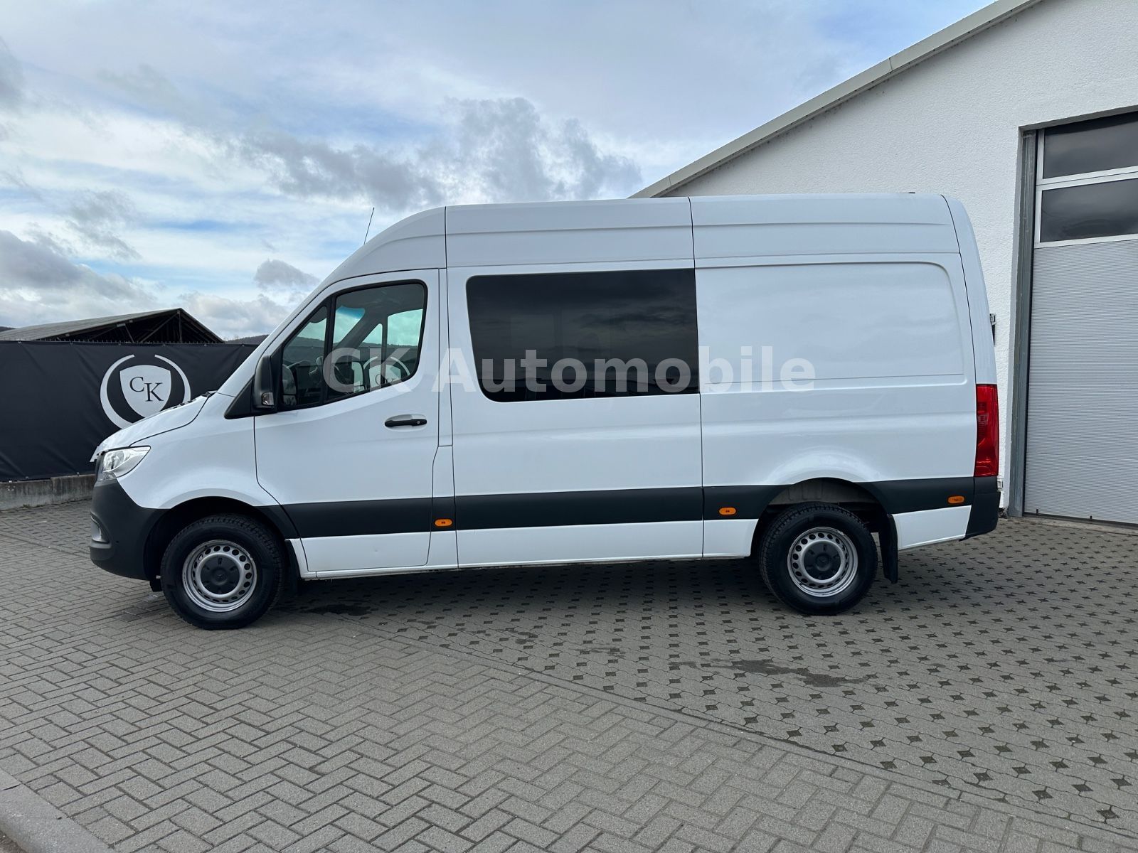 Fahrzeugabbildung Mercedes-Benz Sprinter III Kasten 319 V6 RWD Mixto/Autom./Navi