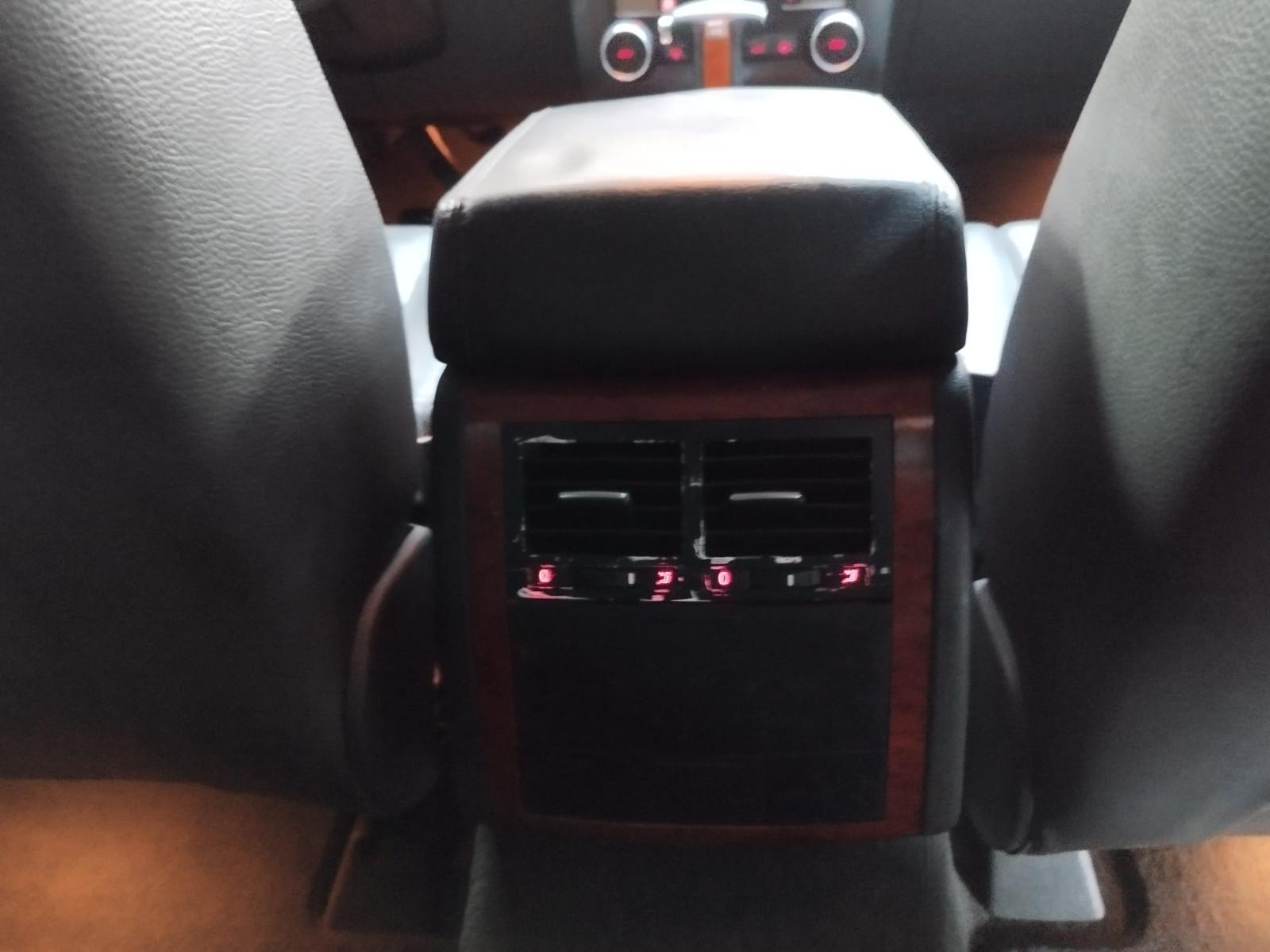 Volkswagen Touareg 2005 — photo 17