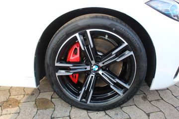Fahrzeugabbildung BMW 420 d Coupe M Sport Pro Laser