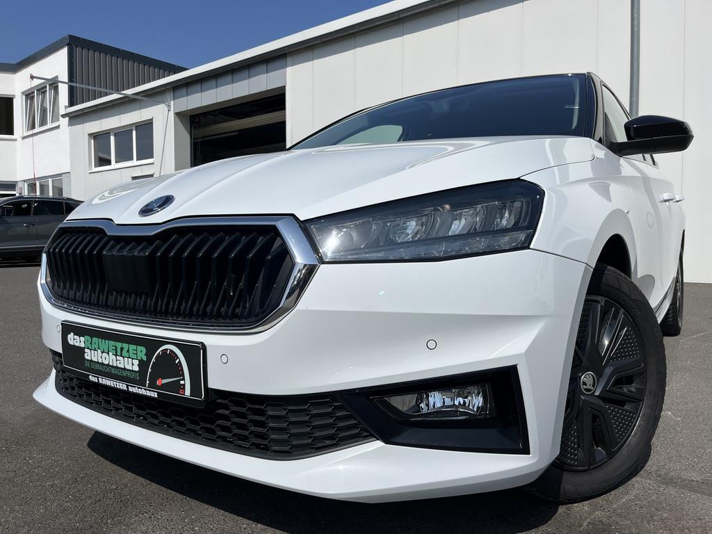 Skoda Fabia 2022 г. Белый, пробег 26995 км
