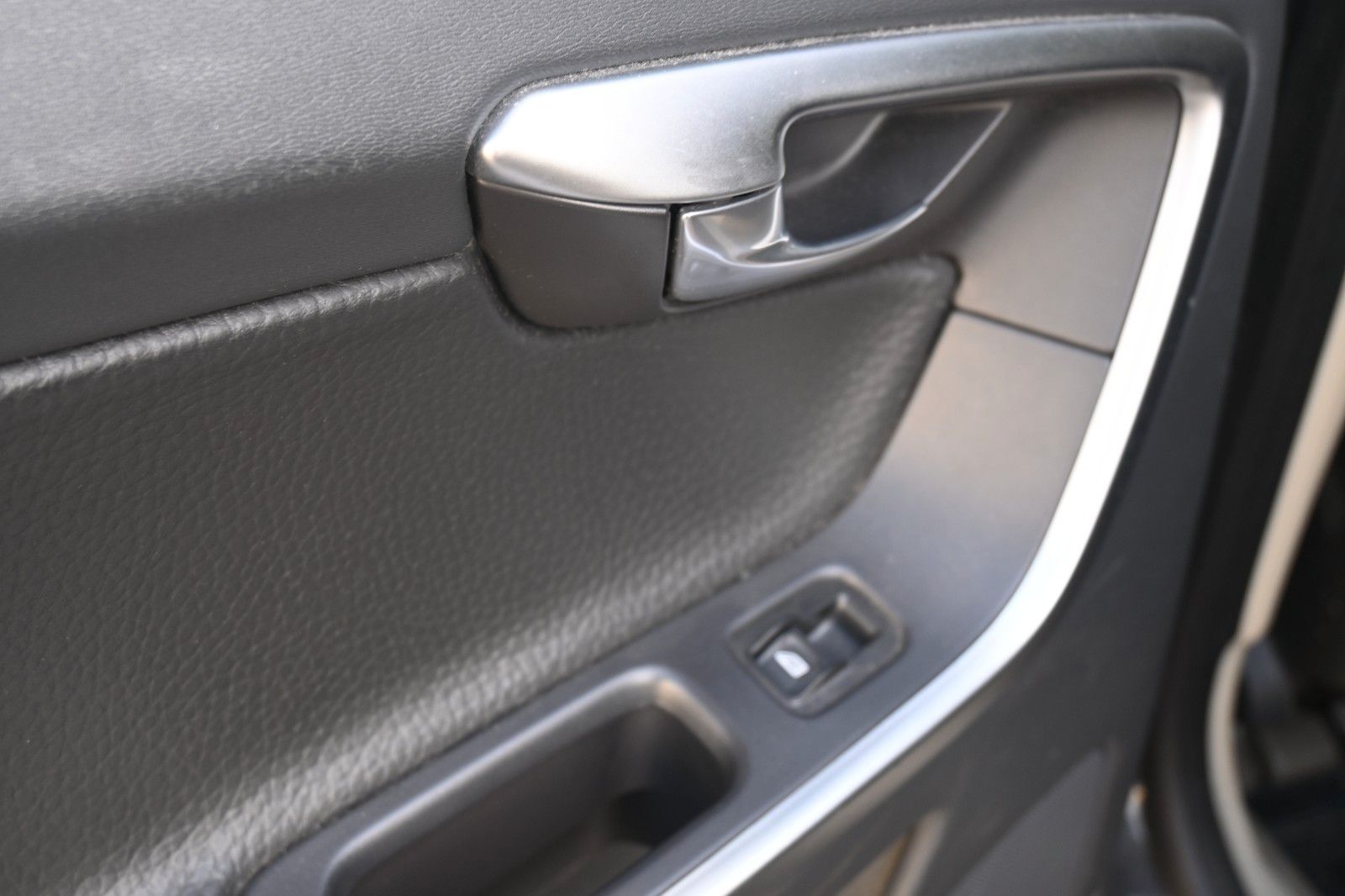 Fahrzeugabbildung Volvo XC60 3.2L 6-Zylinder