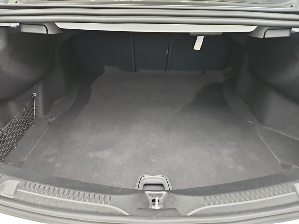 Fahrzeugabbildung Mercedes-Benz E 220 d Coupé AMG Night Pano ACC 360° Multibeam
