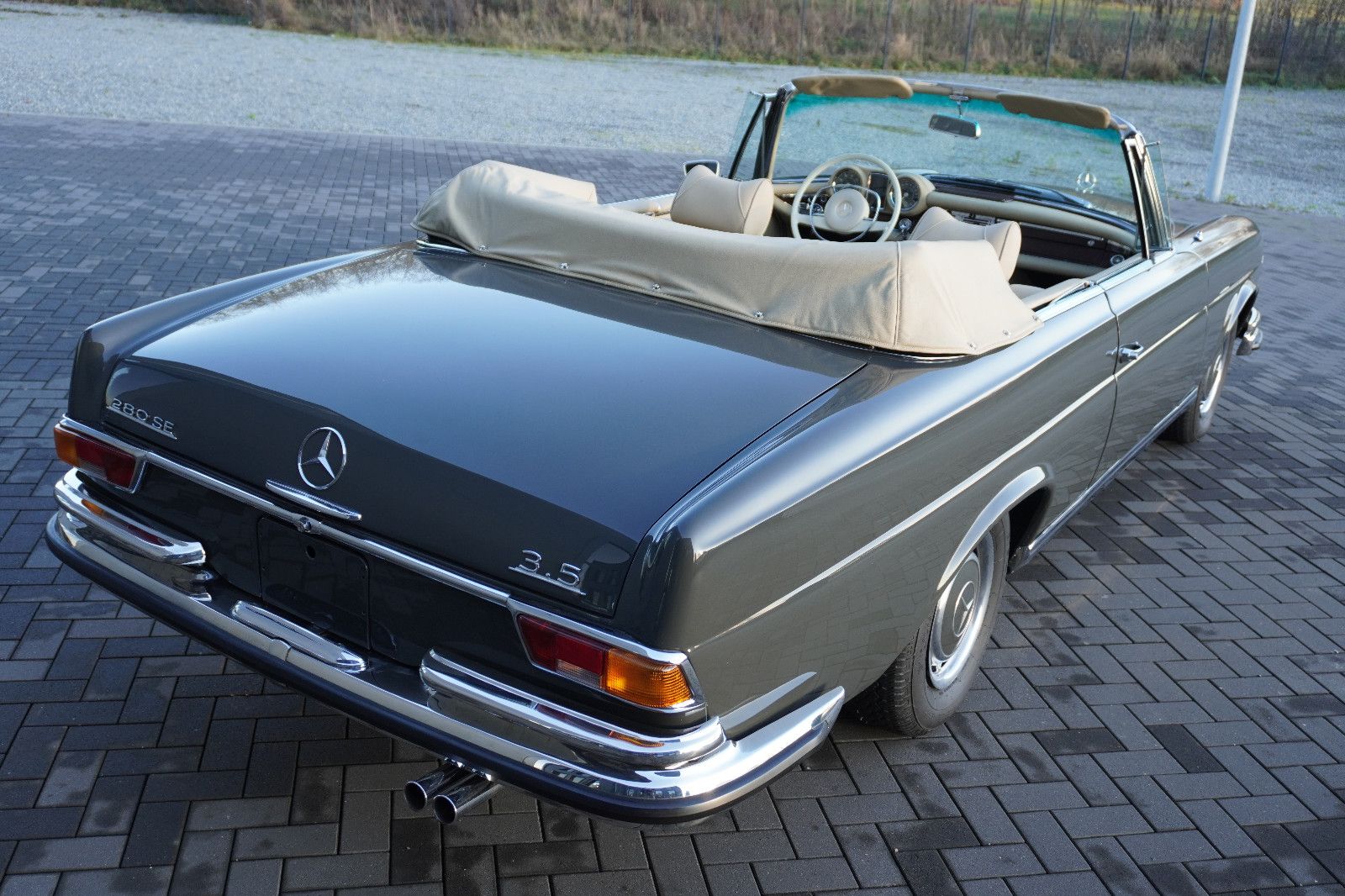 Fahrzeugabbildung Mercedes-Benz 280 SE 3,5 Cabriolet Conversion