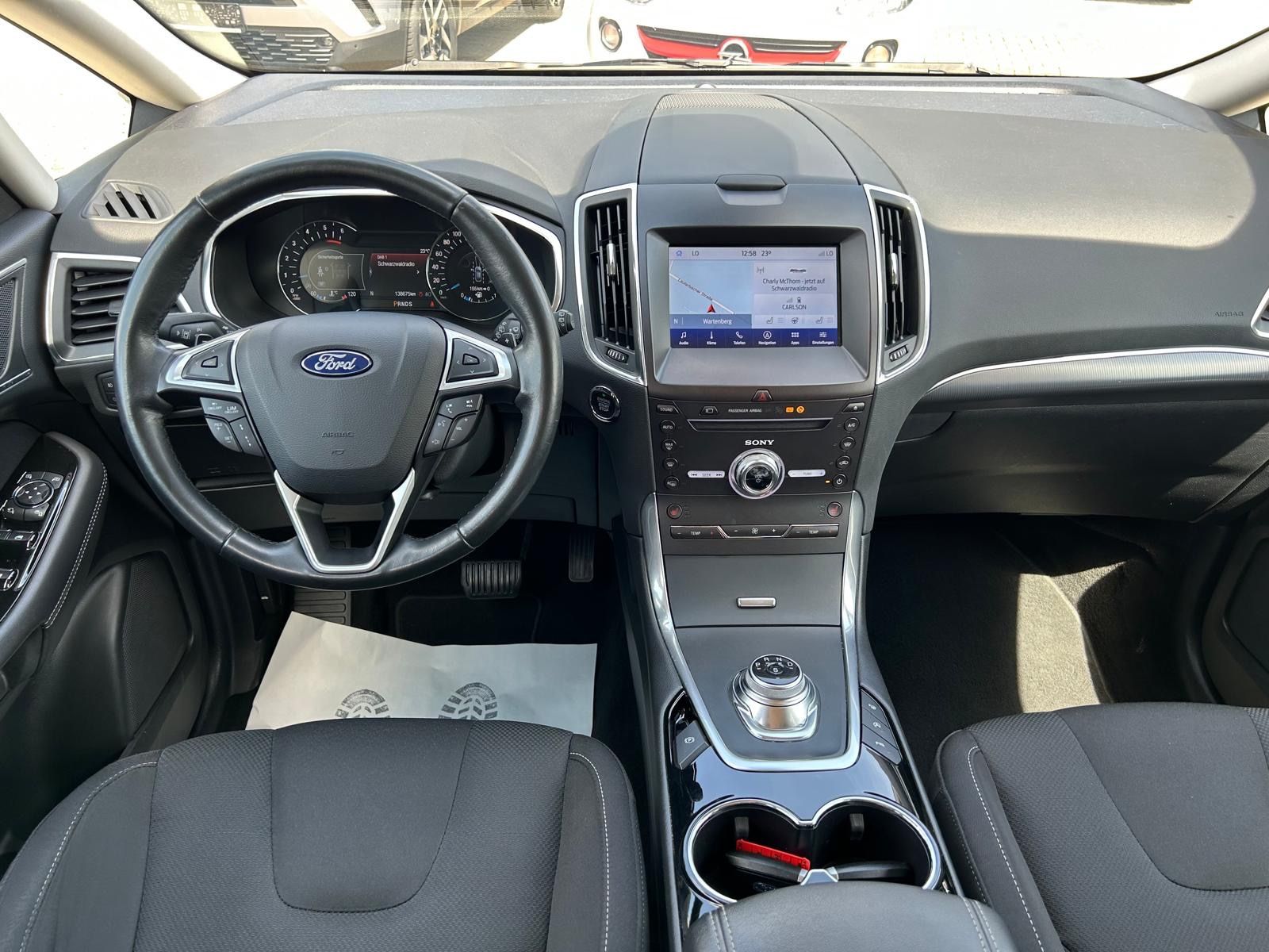 Fahrzeugabbildung Ford S-Max Titanium°7 Sitzer°Automatik°AHK°Kamera°Nav