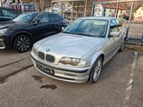 BMW 320i - - BMW 320 aus 2001: 320i