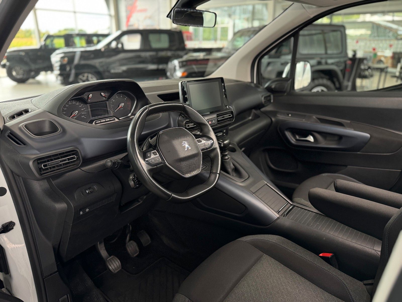 Fahrzeugabbildung Peugeot Rifter 1.5 HDI Allure AHK Klima Drive-Assist-Pak