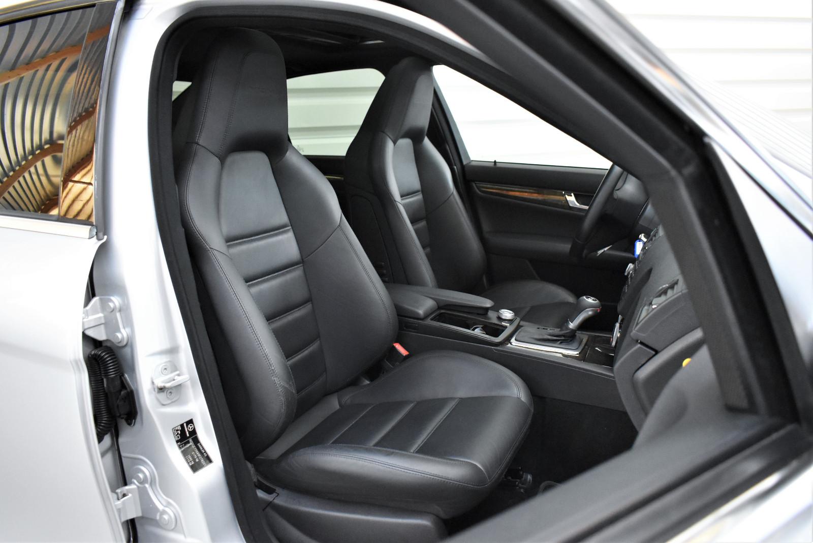 MERCEDES-BENZ C63 AMG V8 6.2 457ch BVA Toit ouvrant Sièges chauffants cuir
