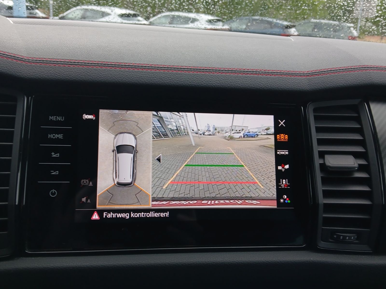 Fahrzeugabbildung SKODA Kodiaq RS 4x4 Matrix Navi AID GRA RFK SHZ 20"