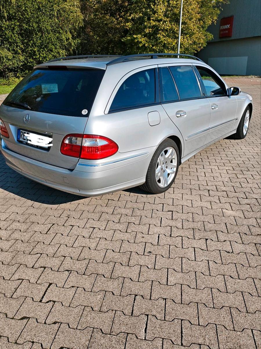 Mercedes-Benz E320 2004 — interior