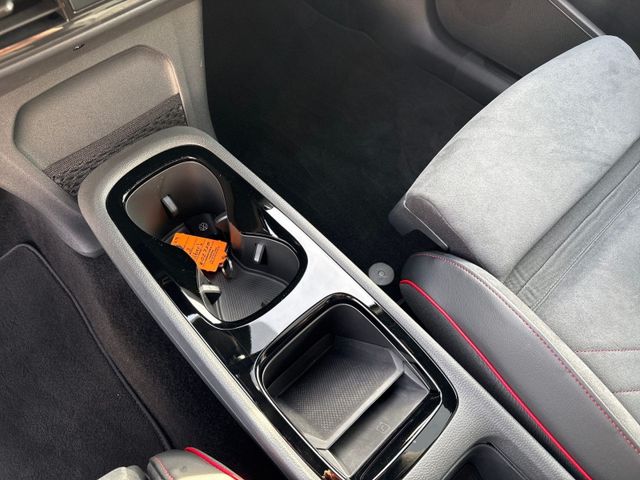 ID.3 GTX +IQ.LIGHT+ACC+PANO+HUD+NAVI+KAMERA+H&K+