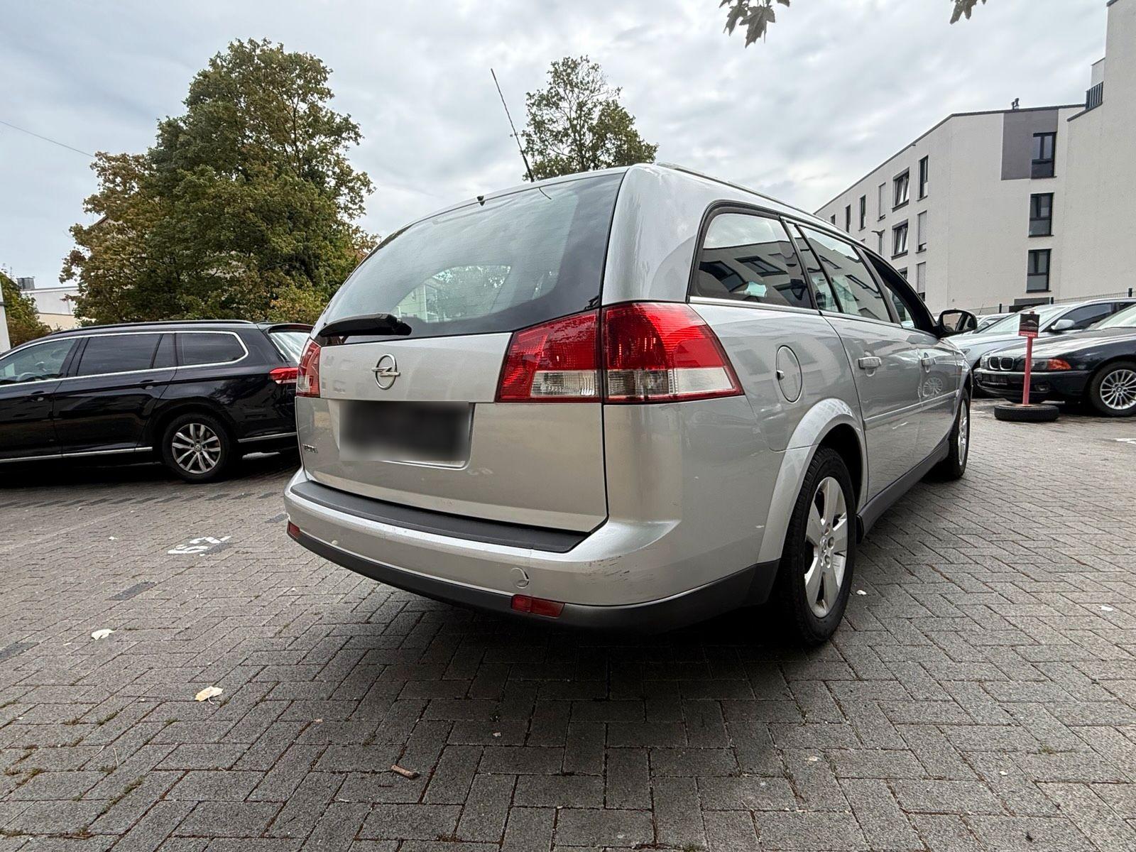 Opel Vectra 2009 — photo 10