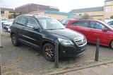 Volkswagen Tiguan 2.0 TDI 4Motion*P-Dach*Leder*AHK*Navi*