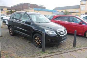 VW Tiguan 2.0 TDI 4Motion*P-Dach*Leder*AHK*Navi*