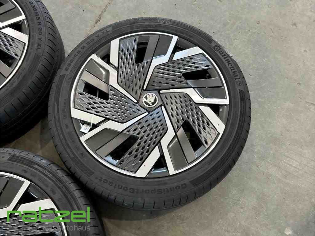 Fahrzeugabbildung SKODA Kodiaq KODIAQ RS TSI 2.0 StandHZG AHK Navi LED M
