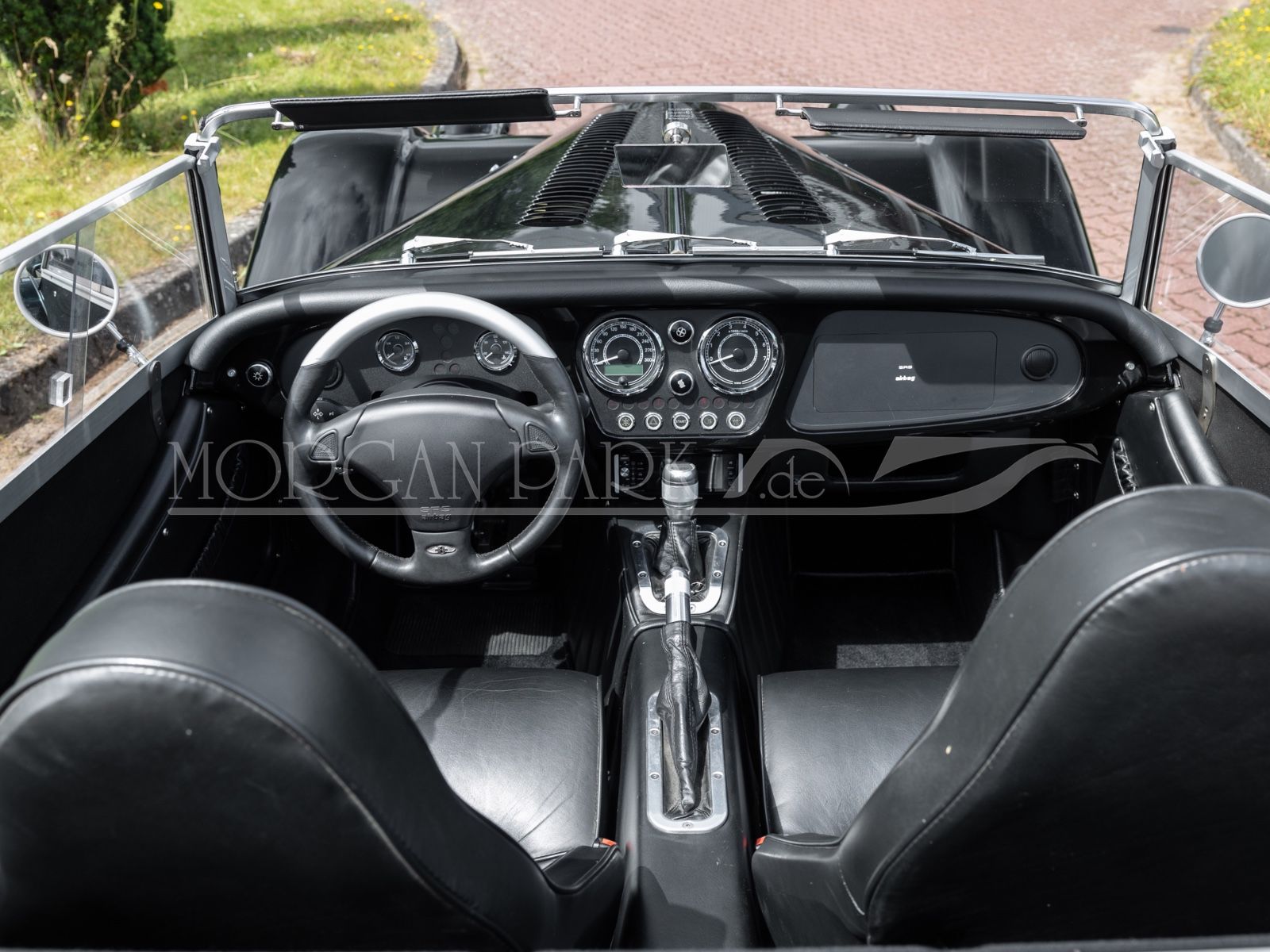 Fahrzeugabbildung Morgan Plus 8 *Sport Black + Automatikgetriebe*