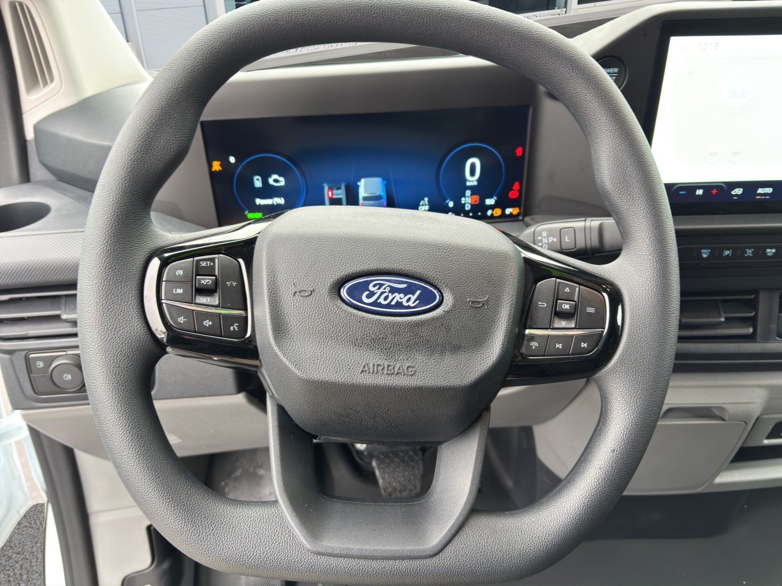 Fahrzeugabbildung Ford Transit Custom 320 L1 Trend FWD Plug-in Hybrid