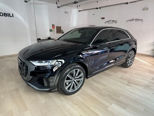 Audi Q8 45 3.0 tdi mhev Quattro Tiptronic S-Line