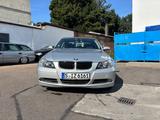 BMW 320i -