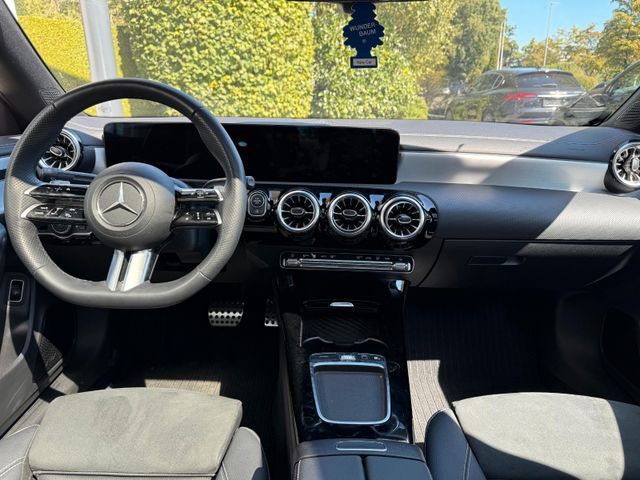 Mercedes-Benz CLA 220d Special Edition/ PREMIUM+/ LED/ PANO