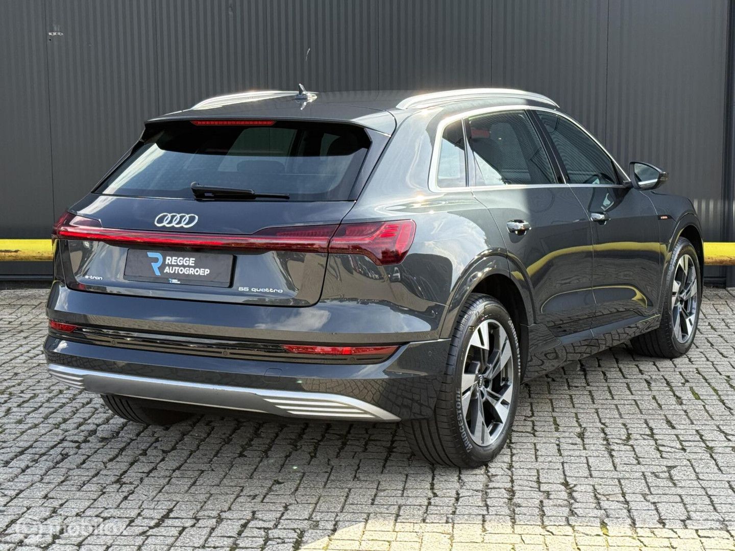 Audi e-tron 55 quattro Business edition Plus 95 kWh S imagem 3