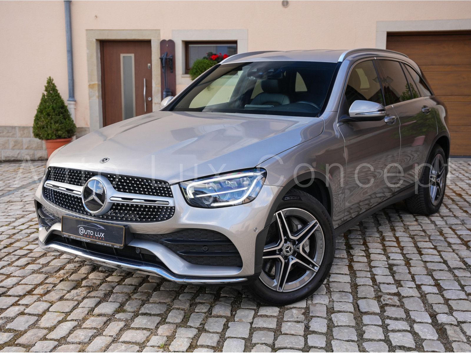 MERCEDES-BENZ GLC 300 d 4MATIC AMG Line/Kam/DISTRONIC/Sitzhzg