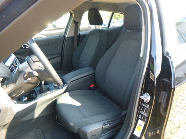 Fahrzeugabbildung BMW 118 i Advantage >NAV/Sitzheiz/PDC/TEMP<