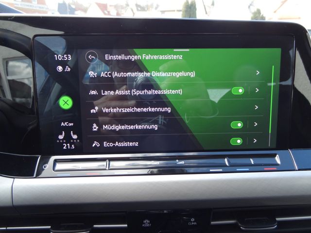 Fahrzeugabbildung Volkswagen Golf VIII Lim. Life/Virtual/LED/Navi/PDC/2.Hd/