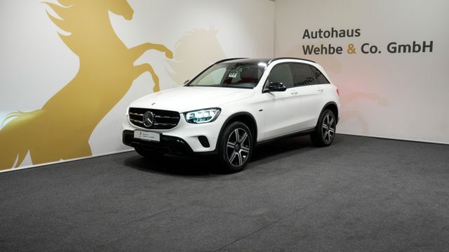 Mercedes-Benz GLC 300e 4Matic Night LED Pano CarPlay R.Cam AHK