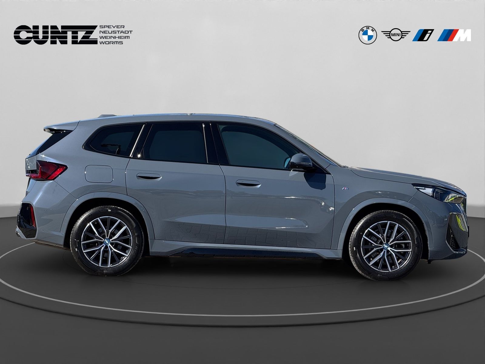 BMW iX1 xDrive30 M Sport Panoramadach Head-Up Parkin foto 5