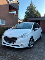 Peugeot 208 1,6l Motor ( Panorama Dach + L... - Peugeot 208