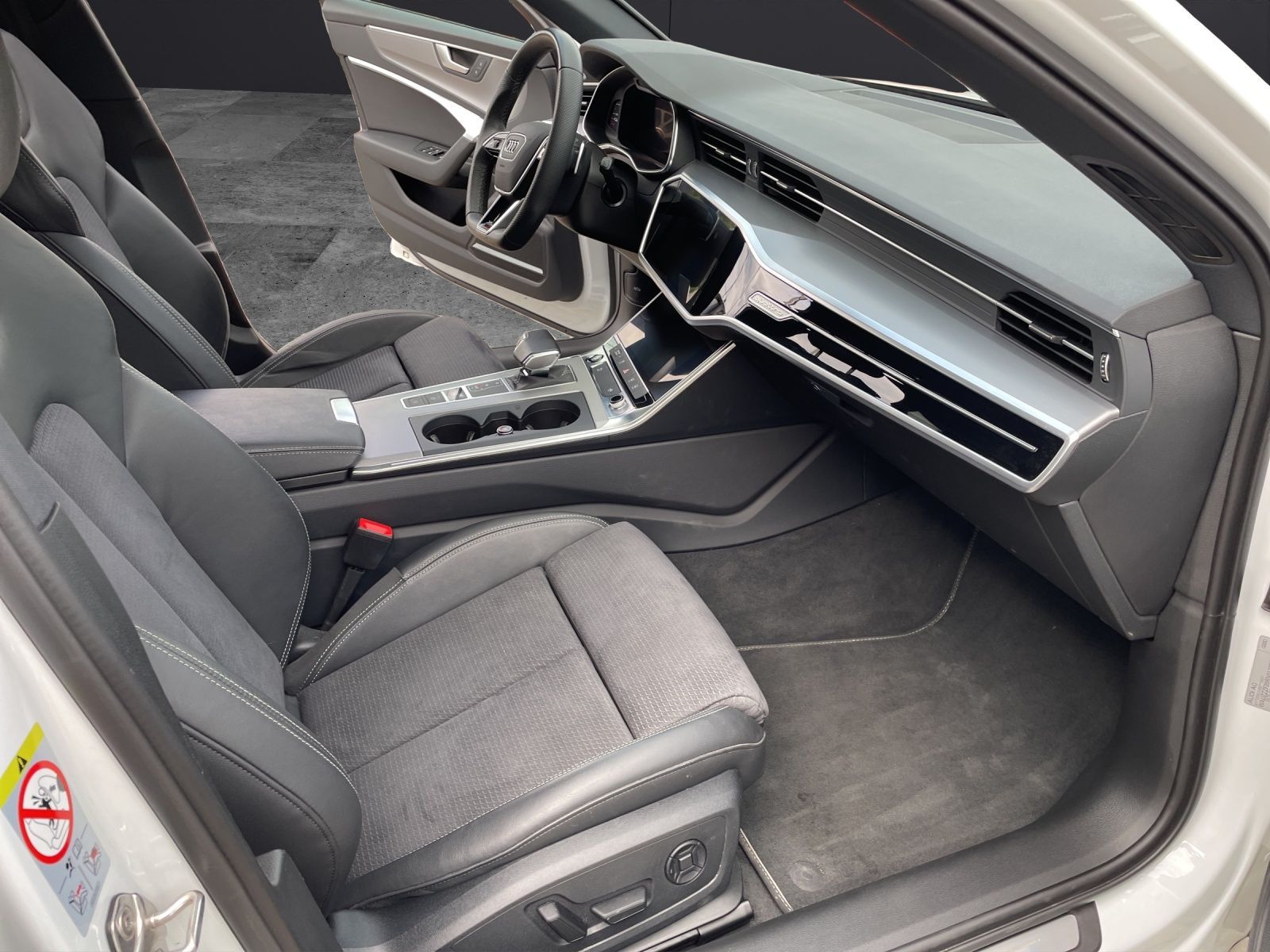 Fahrzeugabbildung Audi A6 Avant TFSI e quattro S line Matrix Navi SHZ