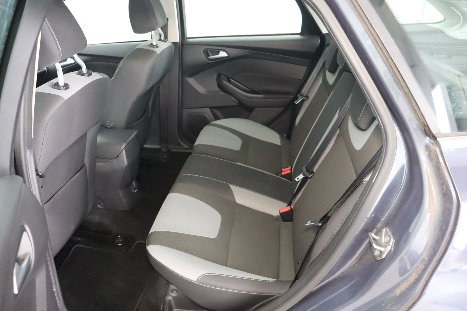 Fahrzeugabbildung Ford Focus 1.0 econetic Turnier Champions League