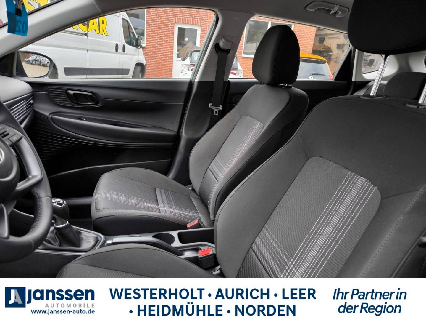 Fahrzeugabbildung Hyundai i20 Select Funktionspaket PDC Navi Rückfahrkamer