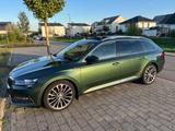 Skoda Superb 2.0 TDI  DSG 4x4 L&K Standhzg Pano AHK - mit Diesel-Antrieb: Grün, Beheizbares Lenkrad, Kombi