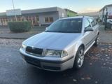 Skoda Octavia Combi Elegance *1 Hand*PDC*SHZ*Tüv NEU - Skoda Octavia aus 2002: Kombi