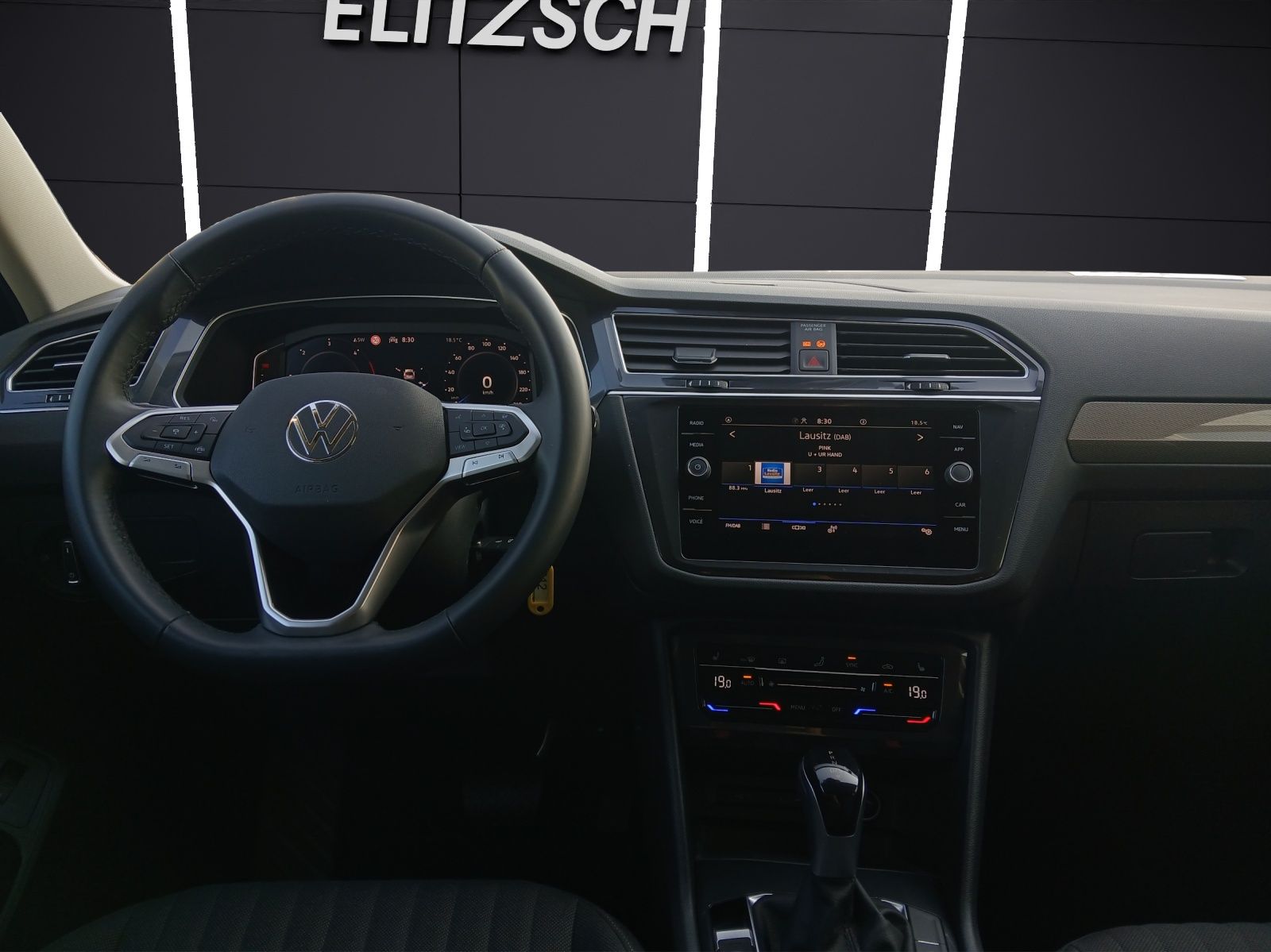 Fahrzeugabbildung Volkswagen Tiguan Allspace TDI Life DSG 7-Si LED AHK Navi A