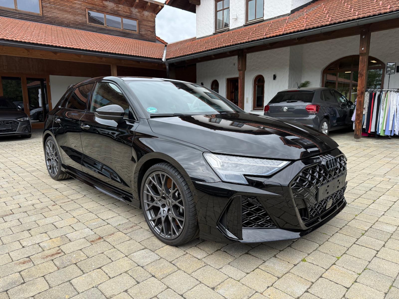 Audi RS3 Sportback 2.5 TFSI quattro Carbon/Pano/HUD