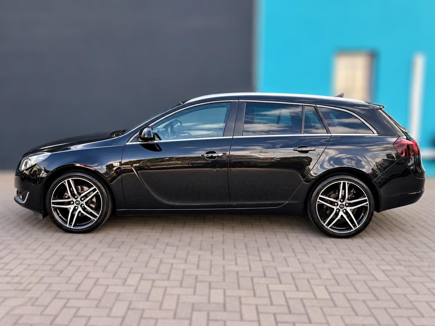 Opel Insignia ST 140*BiXenon*Sitzhz*AHK*ZR Neu*PDC*1A